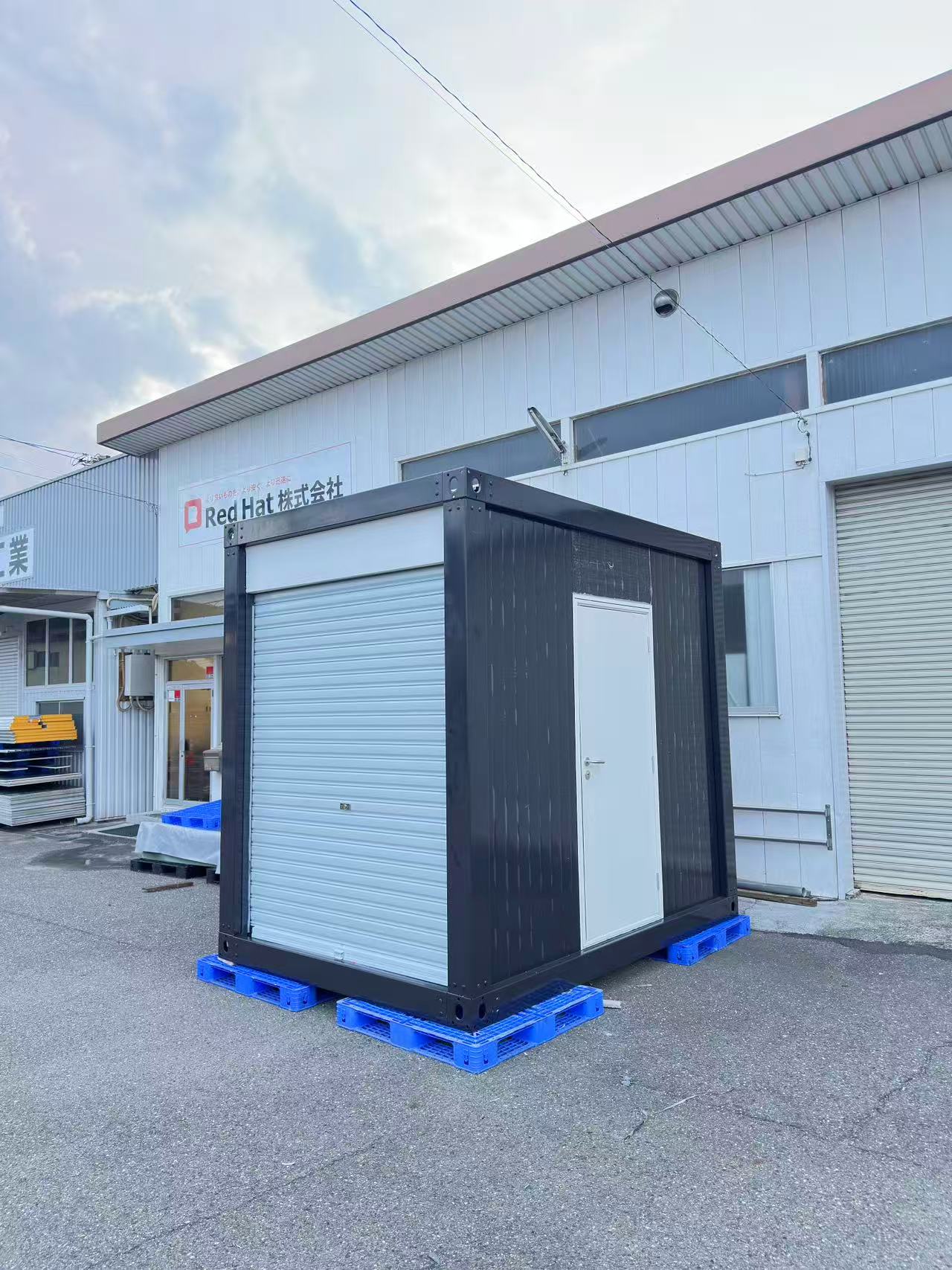 Мобильный склад размером 2,1x3 м на заказ для японского клиента